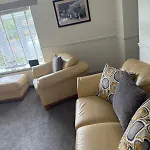 Cloggers Cottage, Harrogate With Free Parking