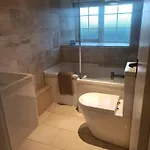 Cloggers Cottage, Harrogate With Free Parking *