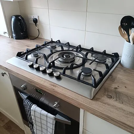 3 Bed Cottage, Free Parking, Free Wifi, Harrogate