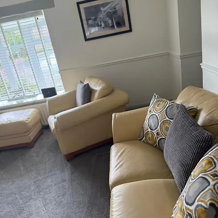 3 Bed Cottage, Free Parking, Free Wifi, Harrogate