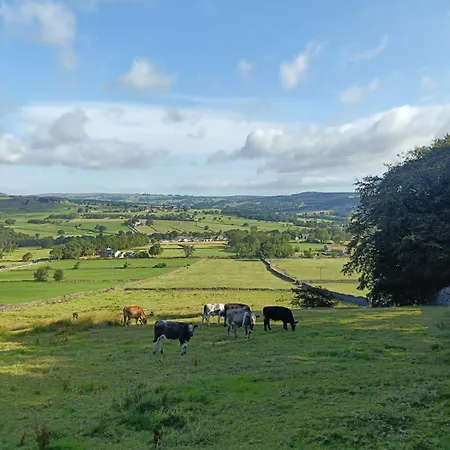 3 Bed Cottage, Free Parking, Free Wifi, Harrogate *