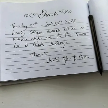 3 Bed Cottage, Free Parking, Free Wifi, Harrogate * Darley